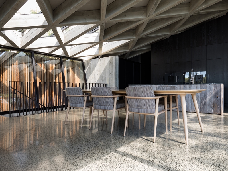 Diagrid House 8